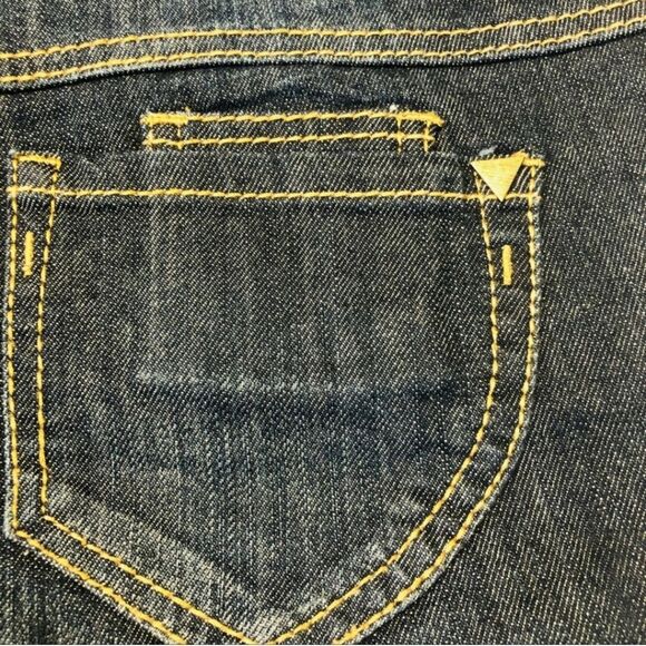 NWT Jolt Distressed Denim Jean Raw Edge Hem Jewel / Stud Accents Junior Size 5 - Picture 3 of 10